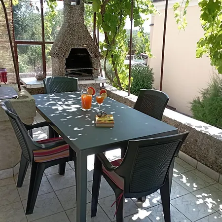 Traditional Mediterranean بيت للعطل